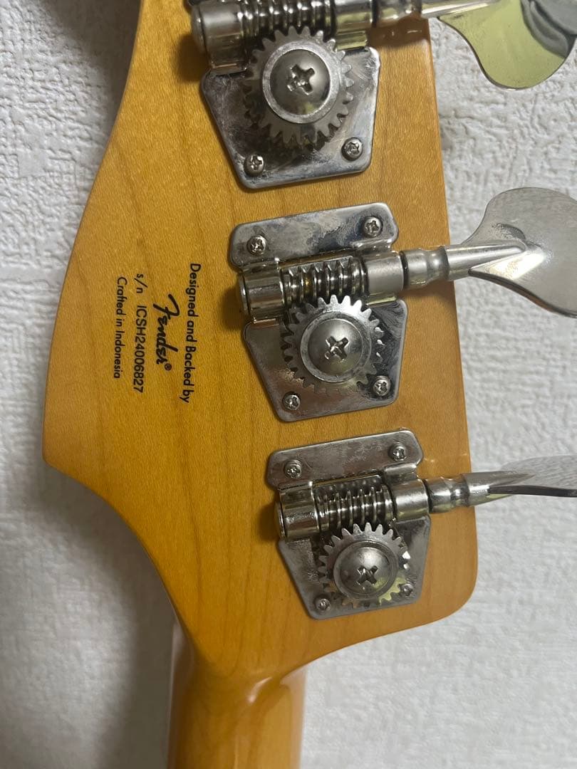 Squier by Fender フレットレスベース