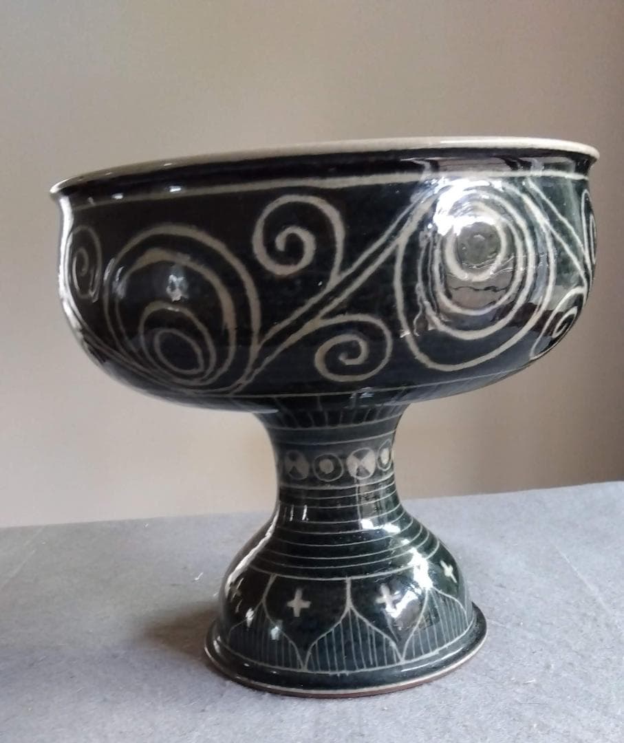 越前焼　あかね陶房　山路茜　藍化粧のポップモダニズムな斬新デザイン巨大コンポート