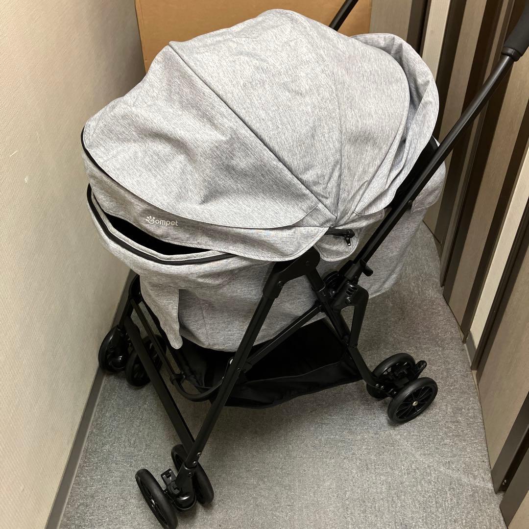 コンビ　コムペット　ミリクランライト　ペット用カート　小型犬、中型犬