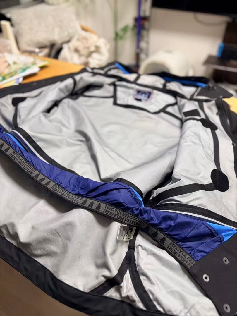 スノーボード用防水ジャケット 黒