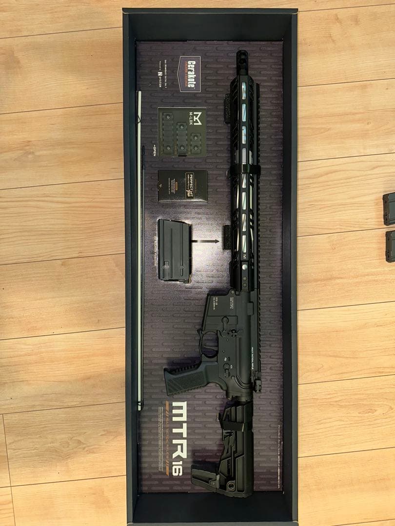 MTR16 ガスガン VECTOROP ドットサイト付き