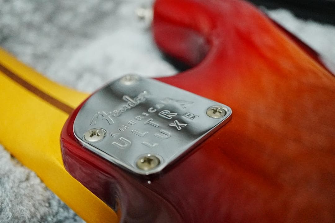【最終値下げ】American Ultra Luxe Stratocaster