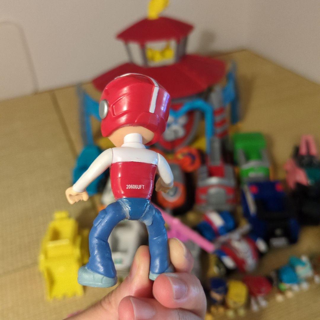 パウパトロールベーシックビークル&ダイノステーション&サポートビークルセット