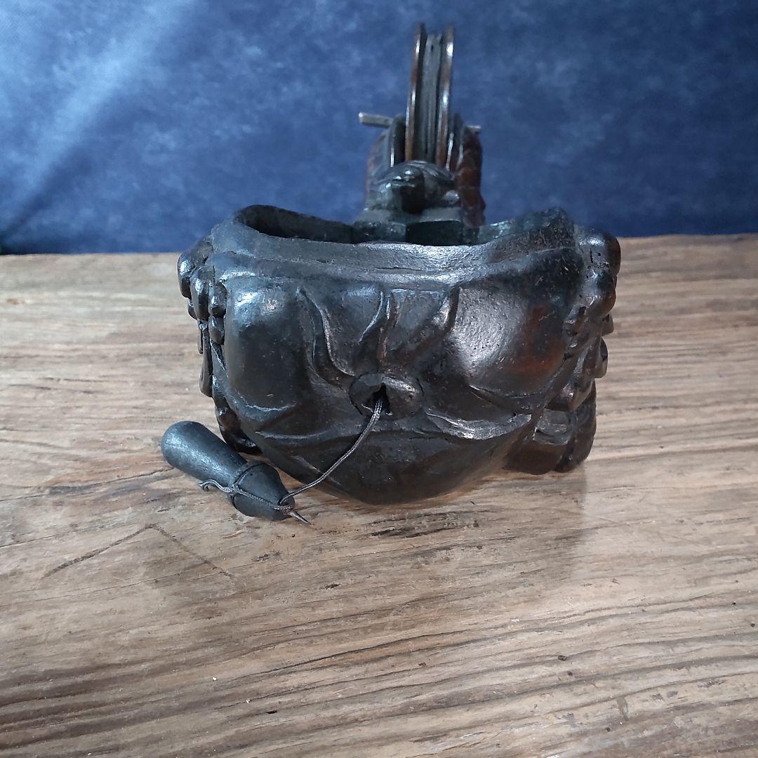 墨壺　「墨壺の美」（慎まれる龍神さま36ページ）