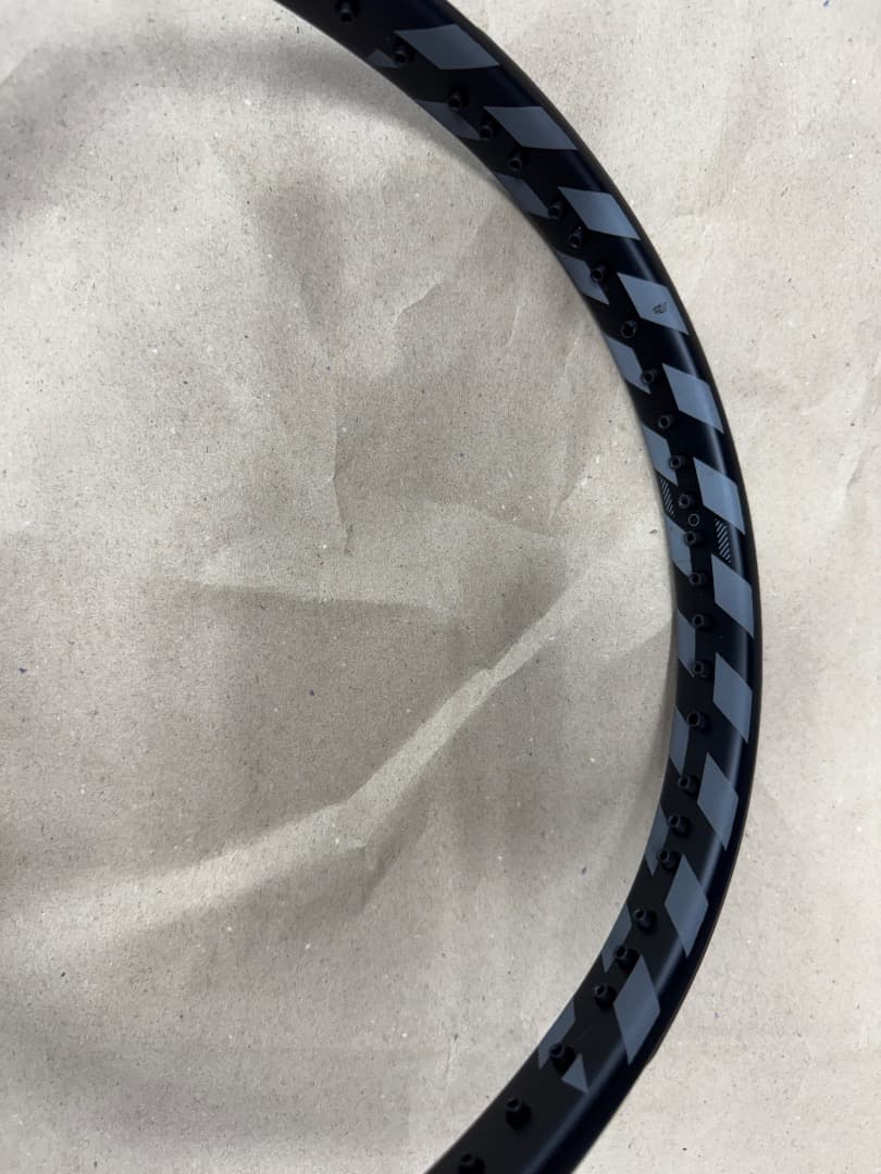 ラケット(硬式用) Wilson Pro Staff 97 V13 Night Session G2