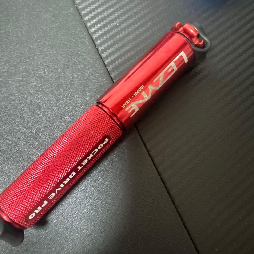 シュプリーム空気入れ