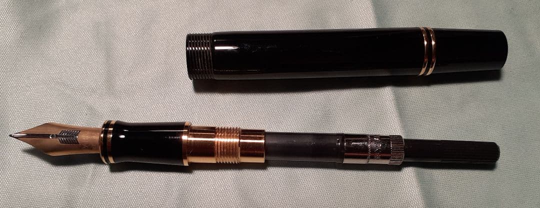 パーカー（Parker）デュオフォールド万年筆（F）