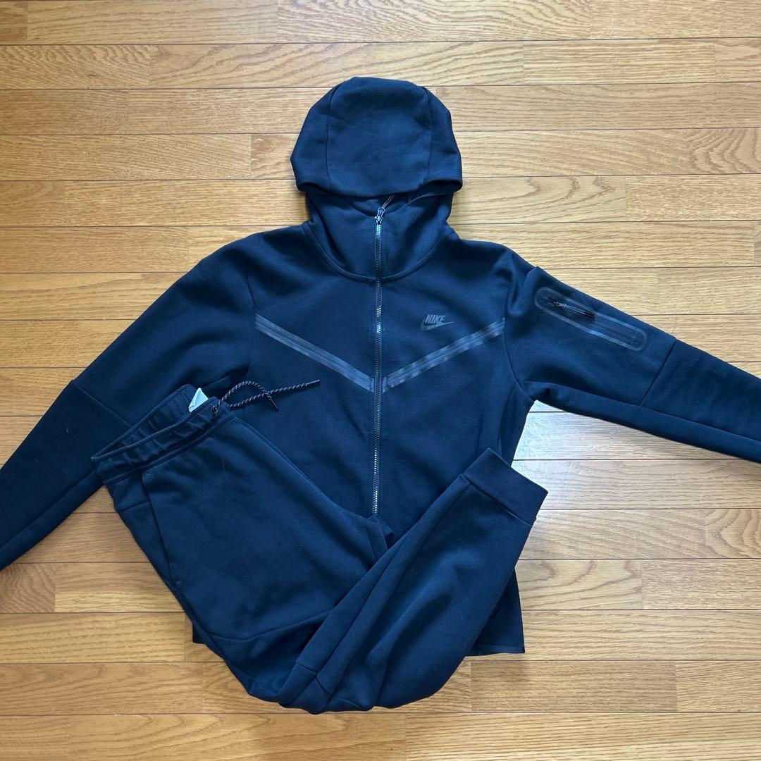 NIKEテックセットアップ