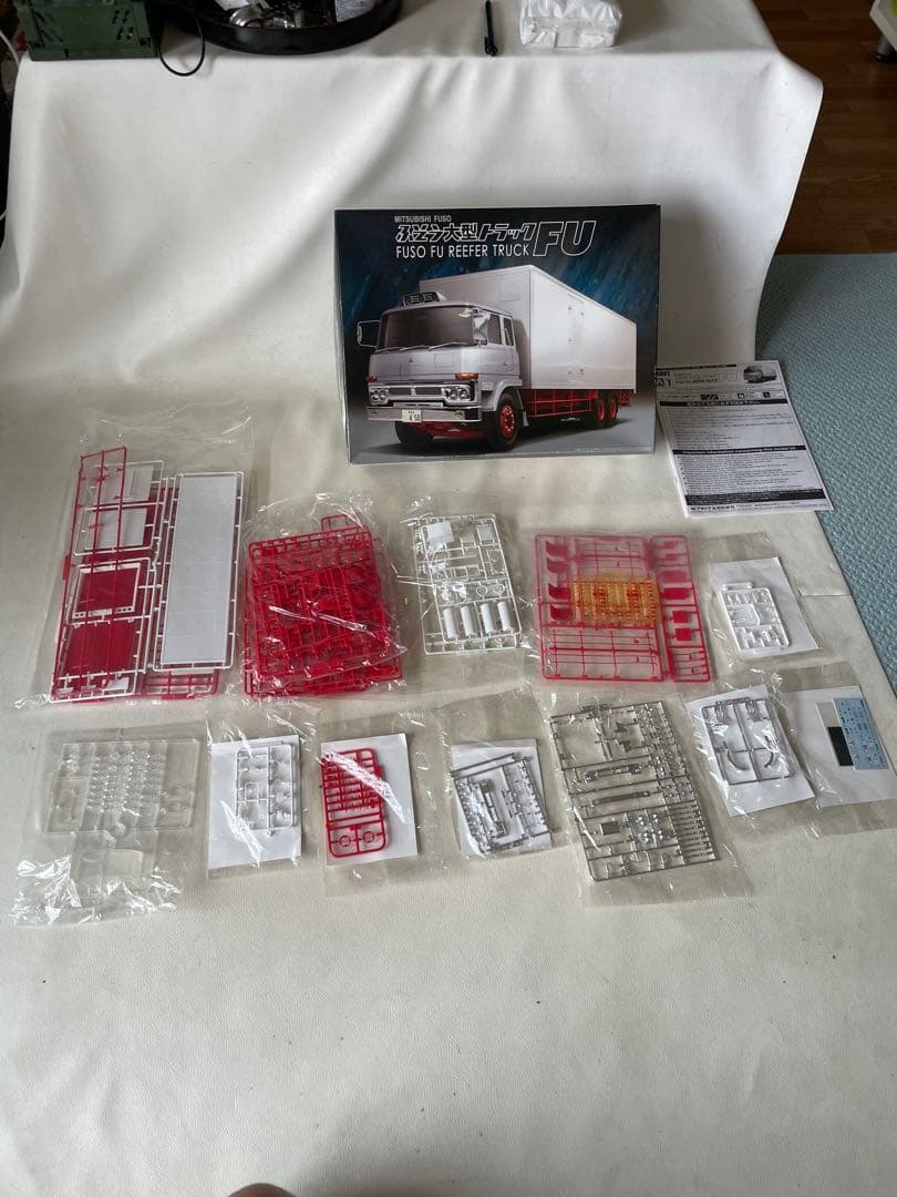 ふそう 大型トラック FU 1/32 ふそう FU113S 冷凍車 作りかけ