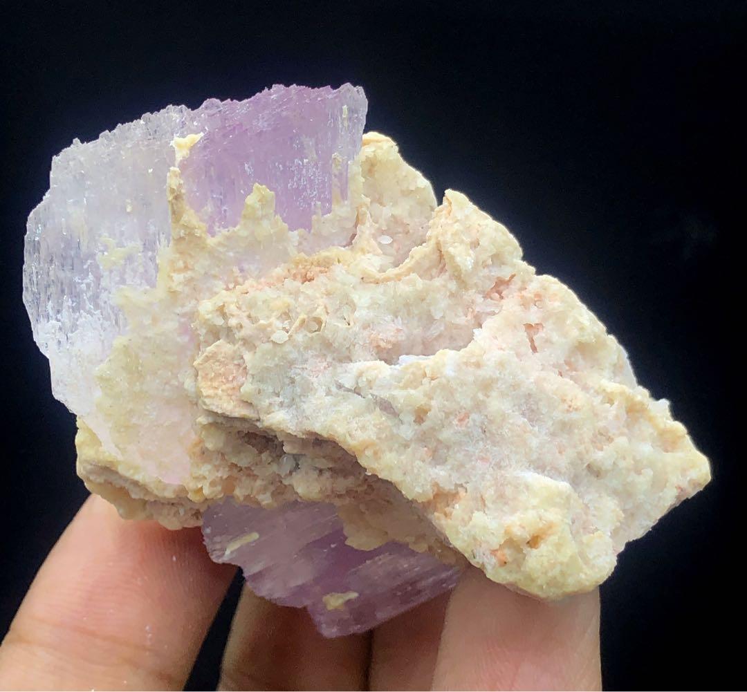 天然ピンク クンツァイト標本、ダブル クンツァイト