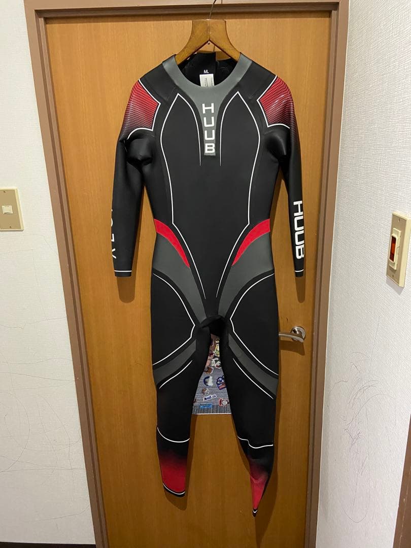 HUUB フルスーツ MLサイズ ブラック/レッド