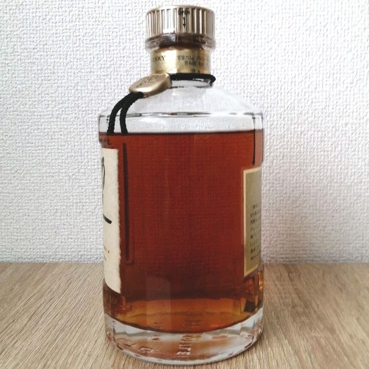 サントリー　響（旧17年）金キャップ向獅子　古酒　未開栓　K2202