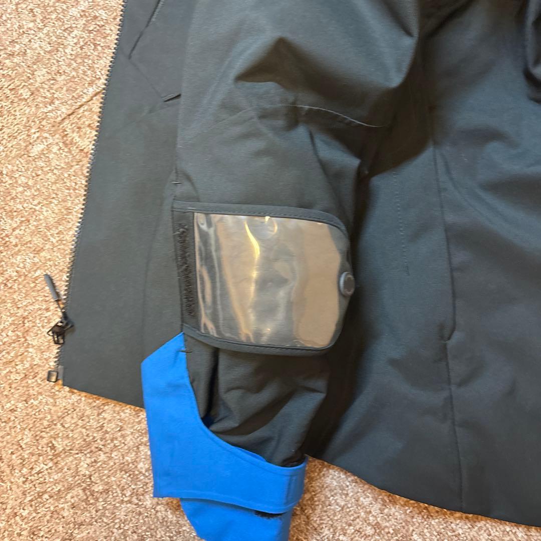 美品スキーウェア 上下セット黒/青　DESCENT