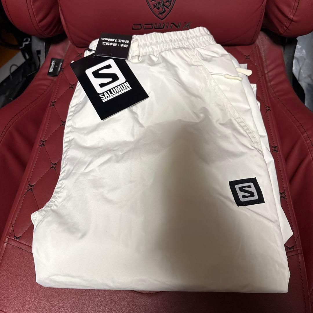 ホワイト ナイロン スノーボードウェア