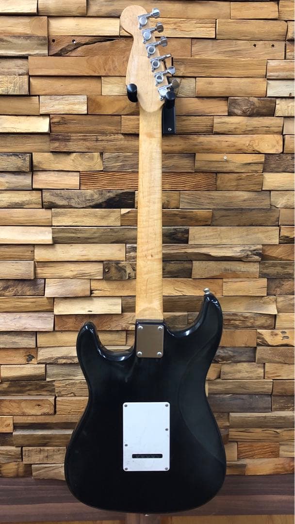 エレキギター　レジェンド　ストラトタイプ　本体のみ