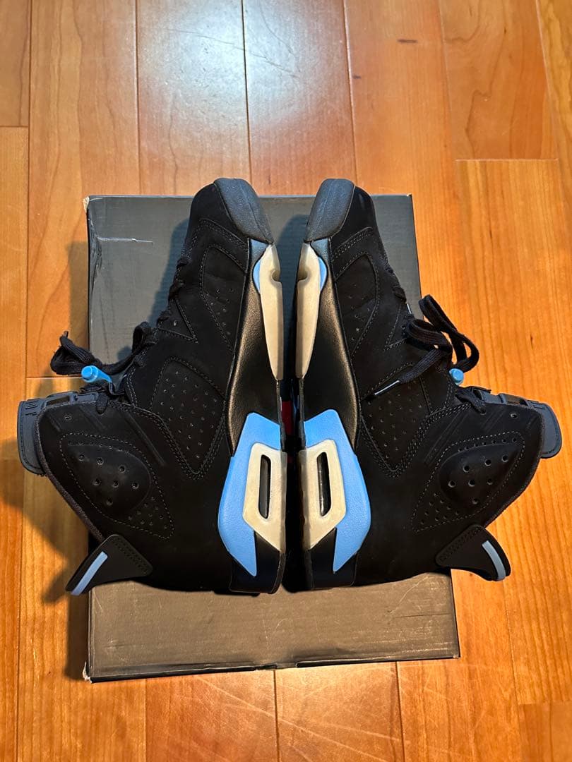 ナイキ エアジョーダン6 レトロ ブラック/ユニバーシティ ブルー