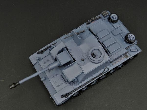 技術基準適合証明済 ヘンロン 1/16 ドイツ III号突撃砲 F8型