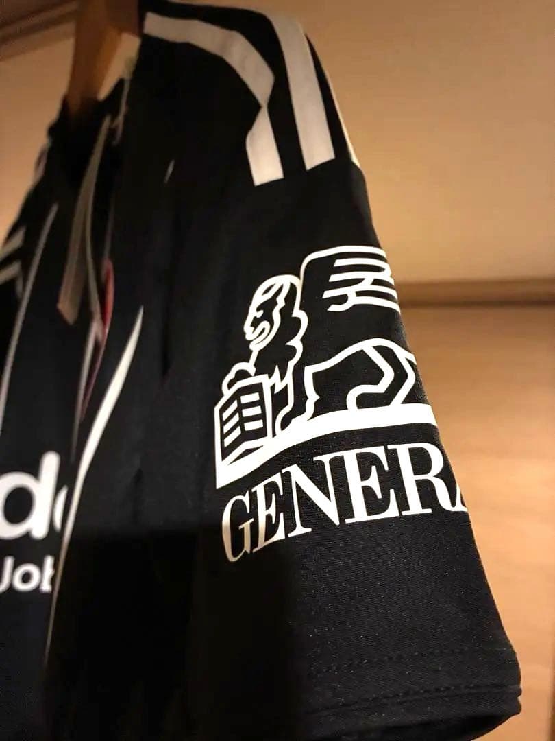 【正規品】Eintracht Frankfurt 堂安選手ユニフォーム黒Mサイズ