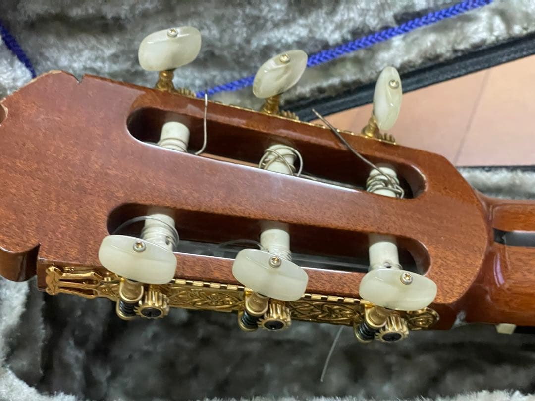 ③アコースティックギター ハードケース付