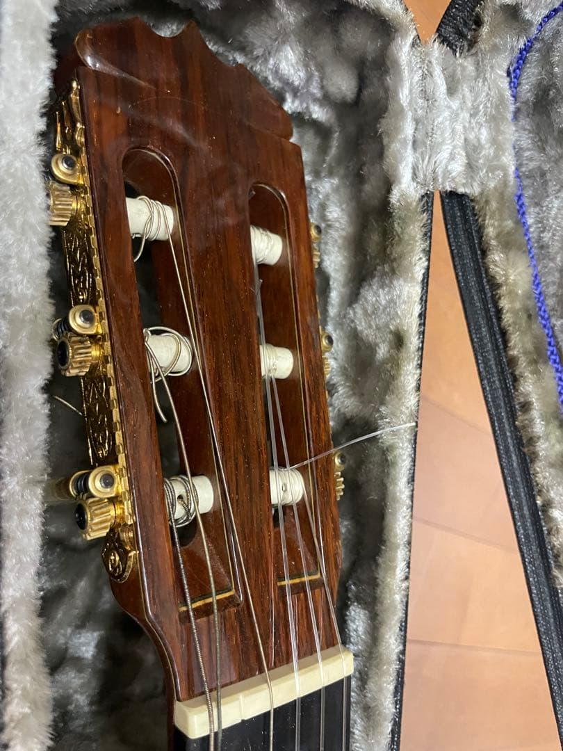 ③アコースティックギター ハードケース付