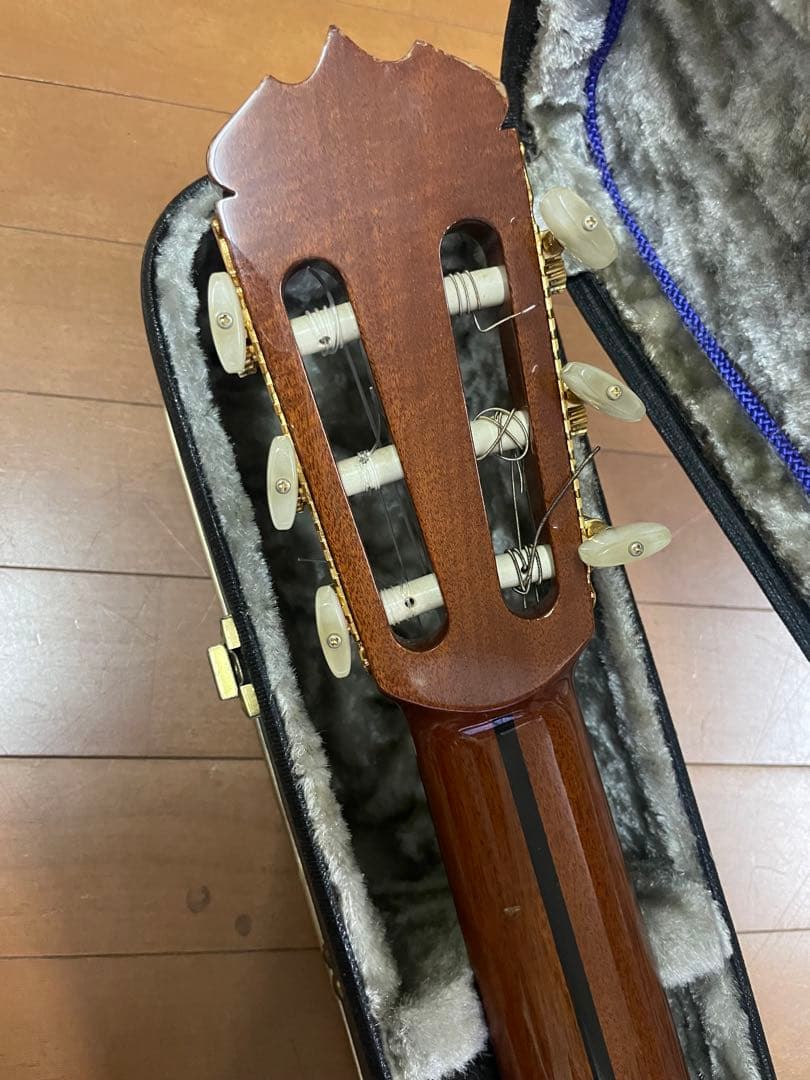 ③アコースティックギター ハードケース付