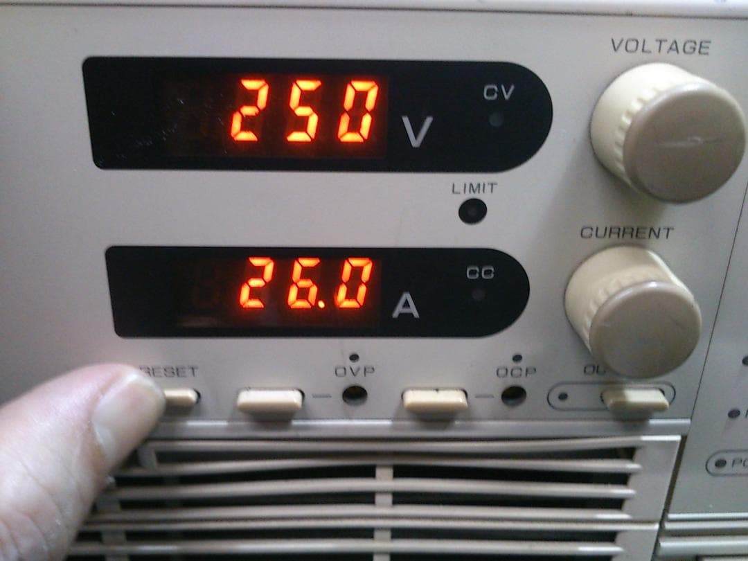 動作確認済　直流安定化電源 ズーム電源　高砂 EX-1500H2　240V25A