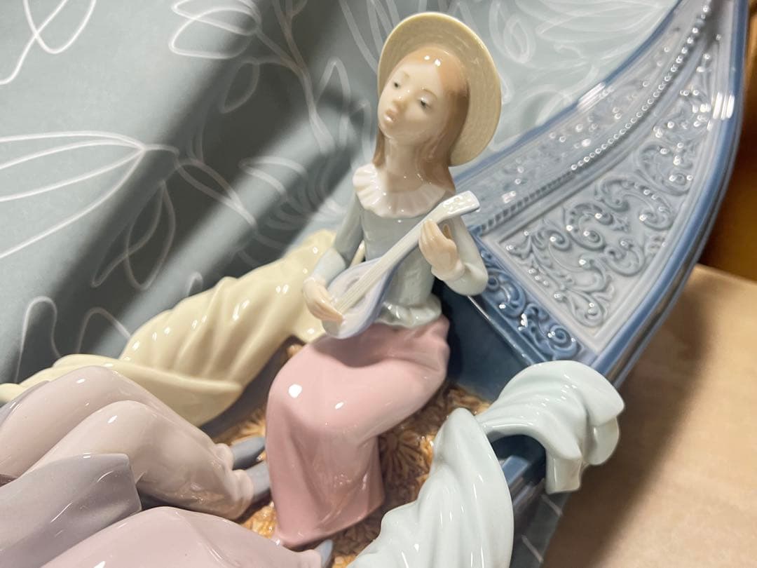 リヤドロ ゴンドラの恋人たち 台付 フィギュリン スペイン製 人形 置物