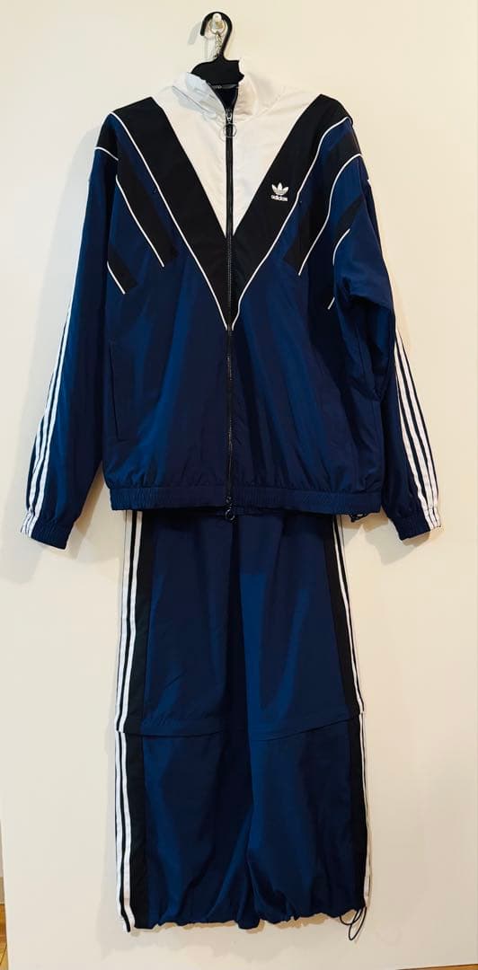 atomos購入adidas トラックスーツ　JVP19 ダークブルー M