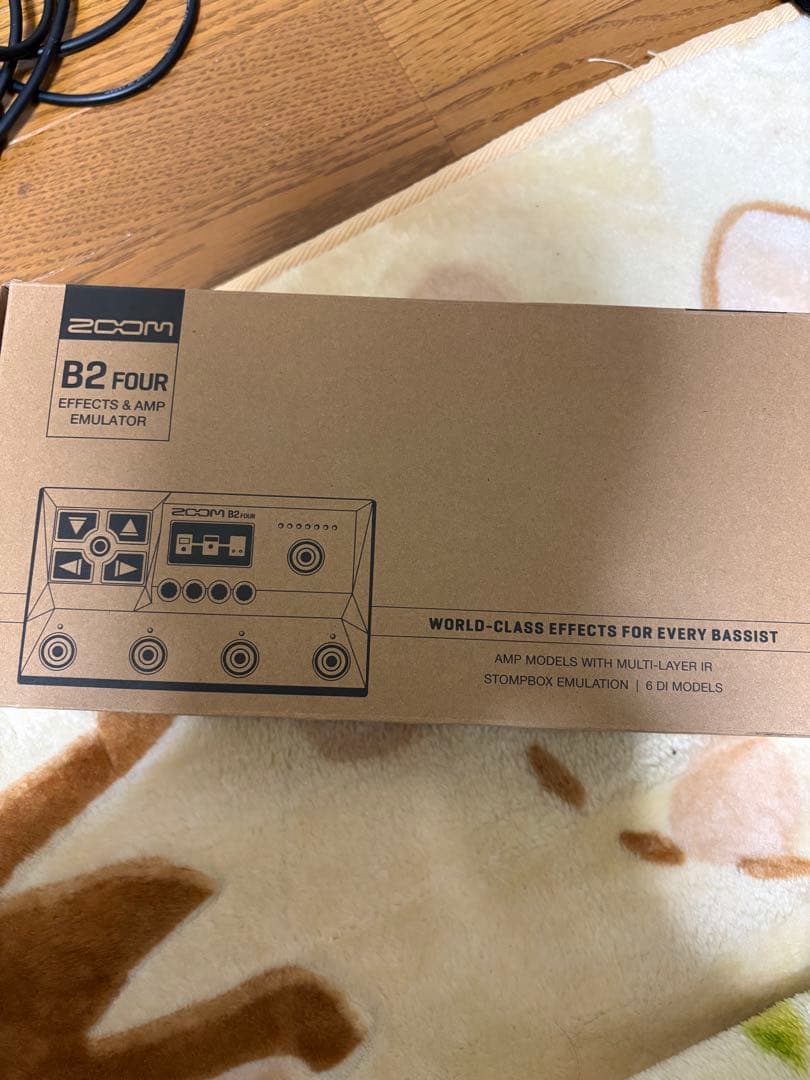 Zoom B2 FOUR ベースエフェクター　マルチエフェクター