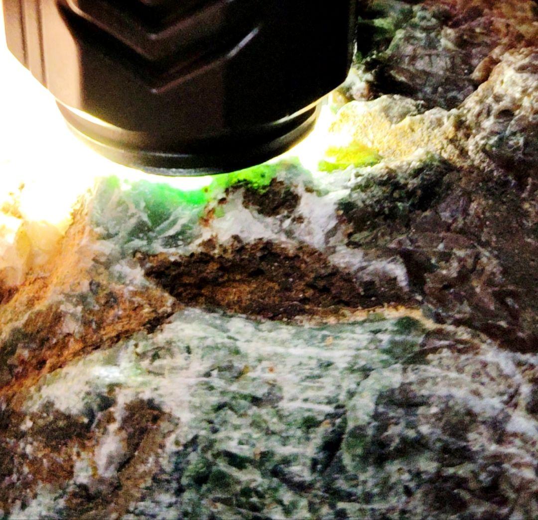 ★赤碧玉✕緑碧玉原石★糸魚川赤玉石【横川・転石・川ズレ・ウブ860ｇ】