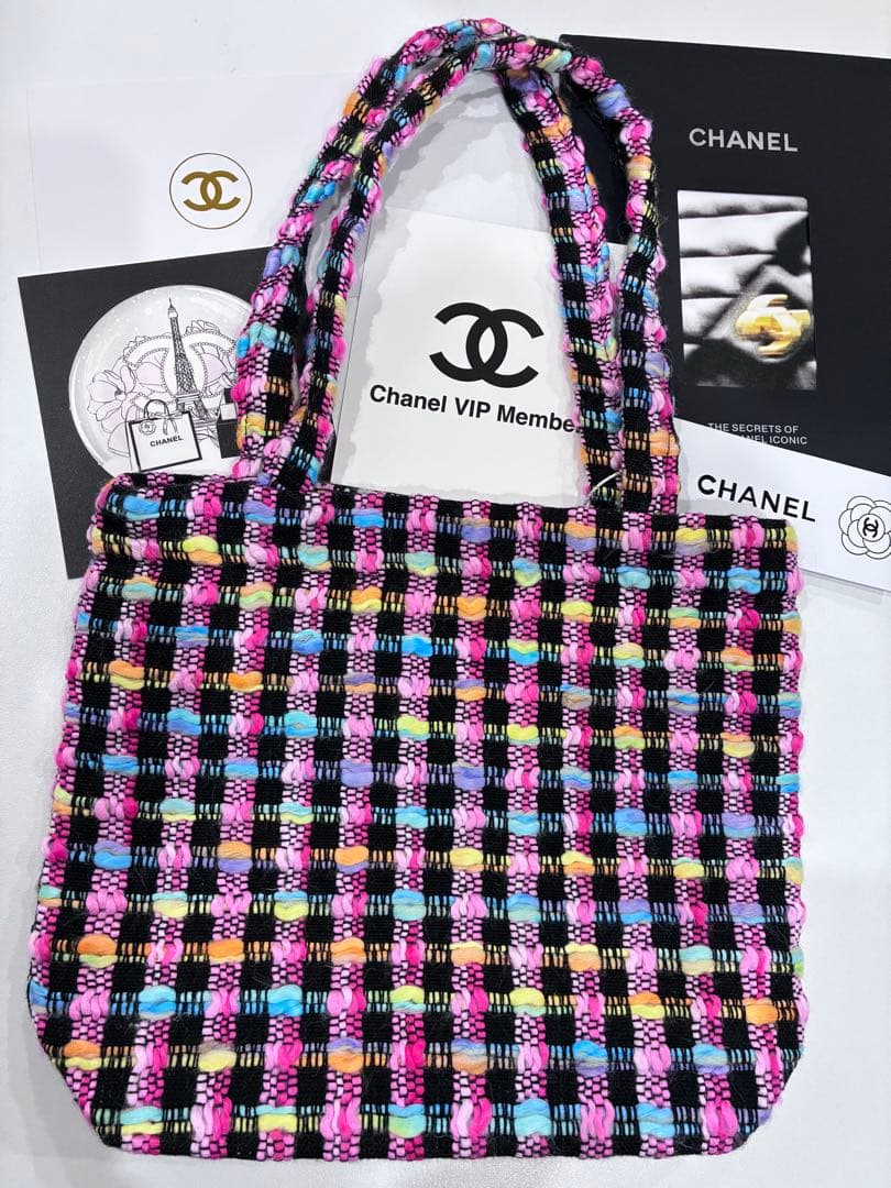 CHANEL 多色ツイードバッグ　ビジュー　シャネルノベルティ　トートバッグ
