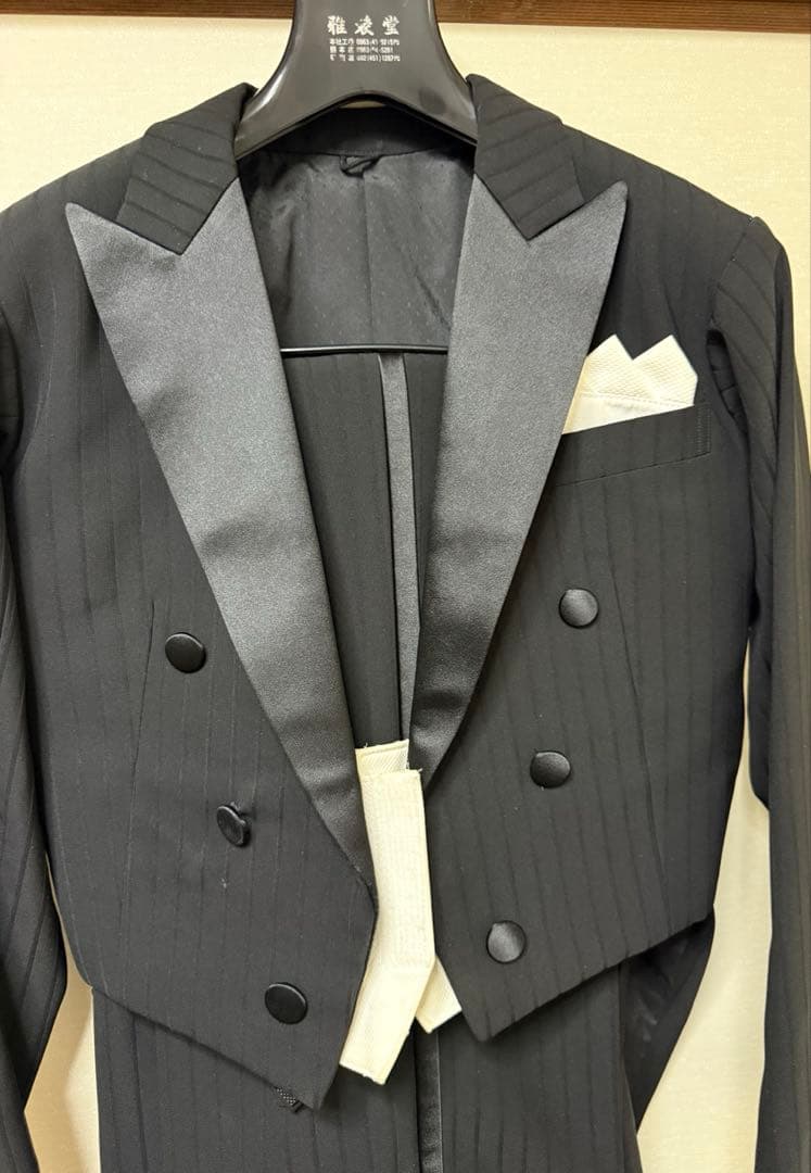 【期間限定値下げ】社交ダンス　燕尾服　衣装　専用衣装ケース付き