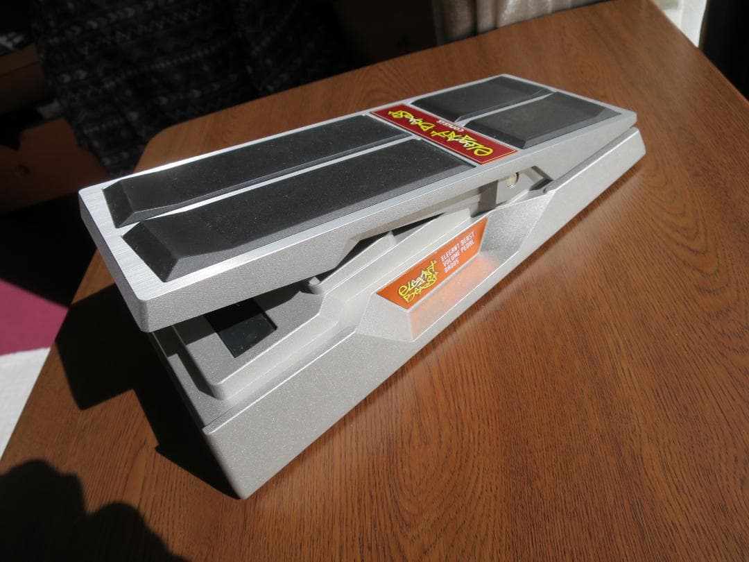 CONISIS BA005 Elegant Beast Mod Volペダル