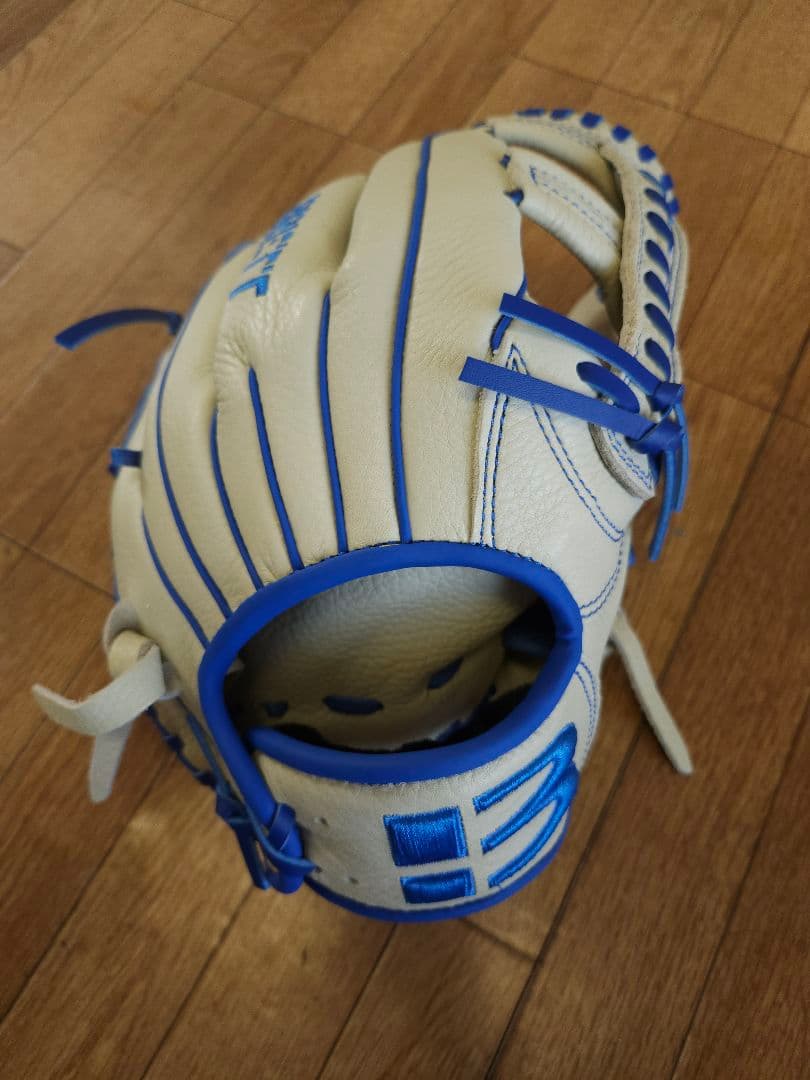 BRETT 軟式グローブ ホワイト/ブルー　新品