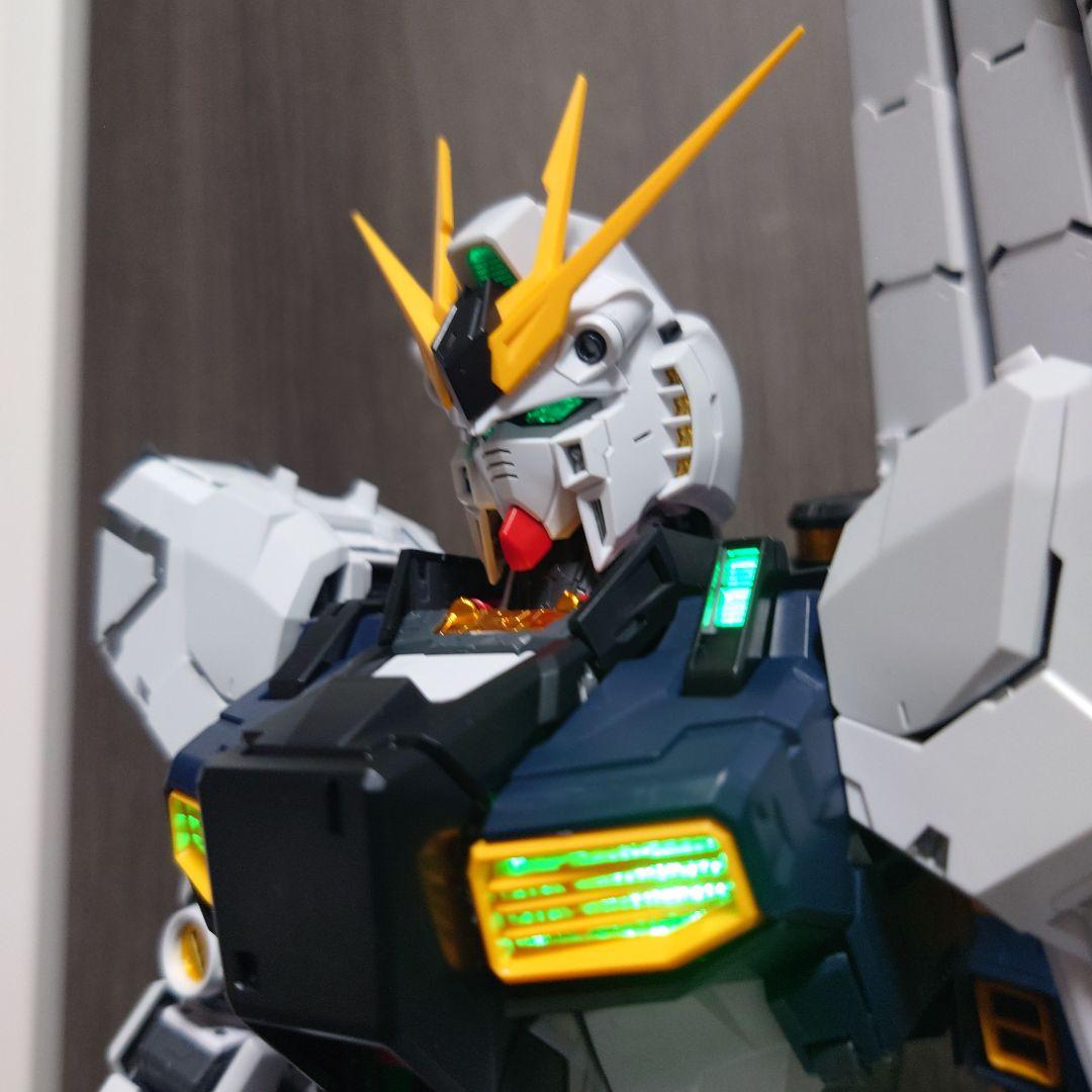 PG UNLEASHED 1/60 νガンダム　完成品　LED 組込み済