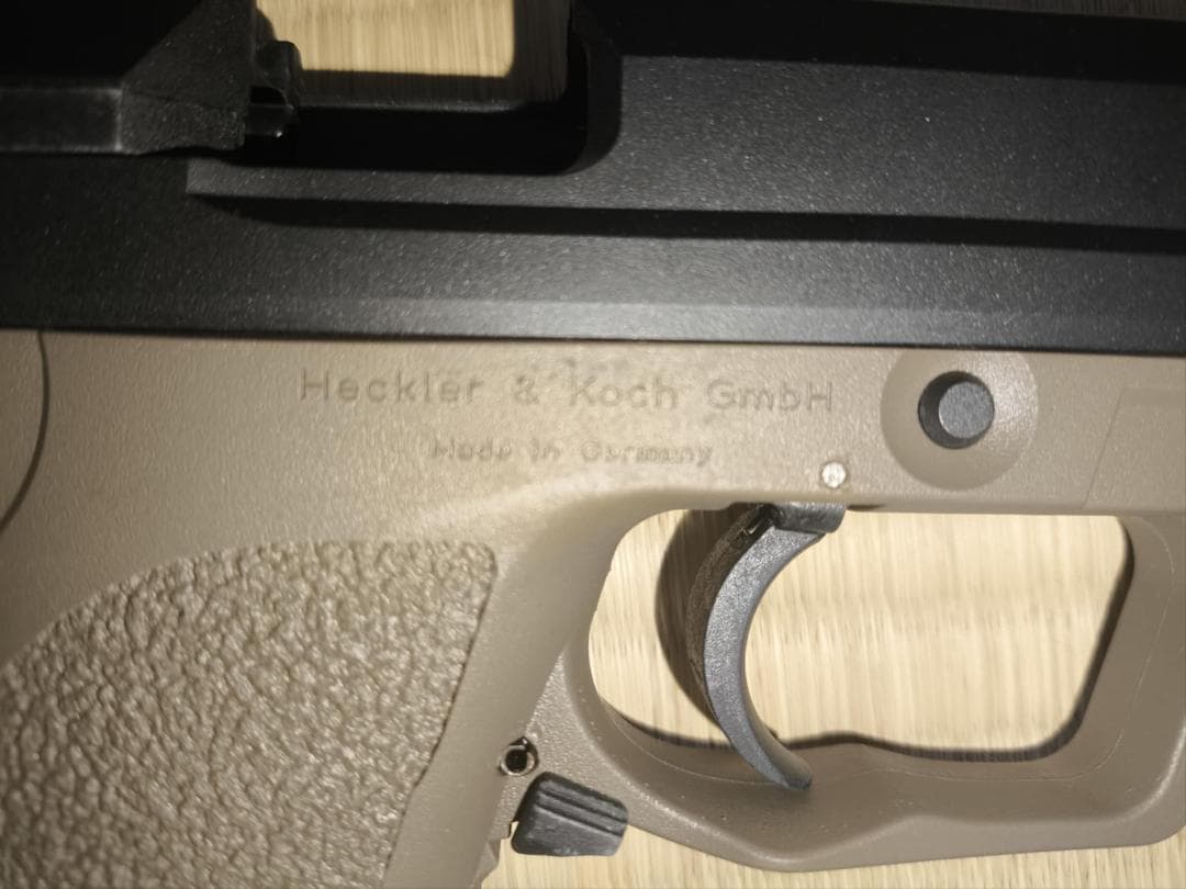 東京マルイ フルサイズUSP カスタム（マガジン1本、ホルスター付き）