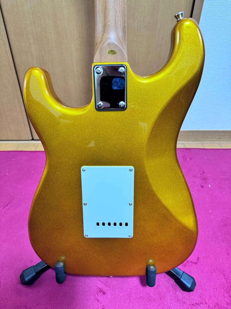PLAYTECH ストラトキャスター Gold カーボナイズドメイプルネック