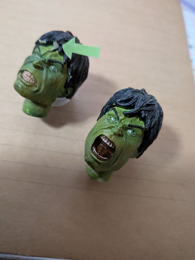 ハルク フィギュア 車持ち上げ