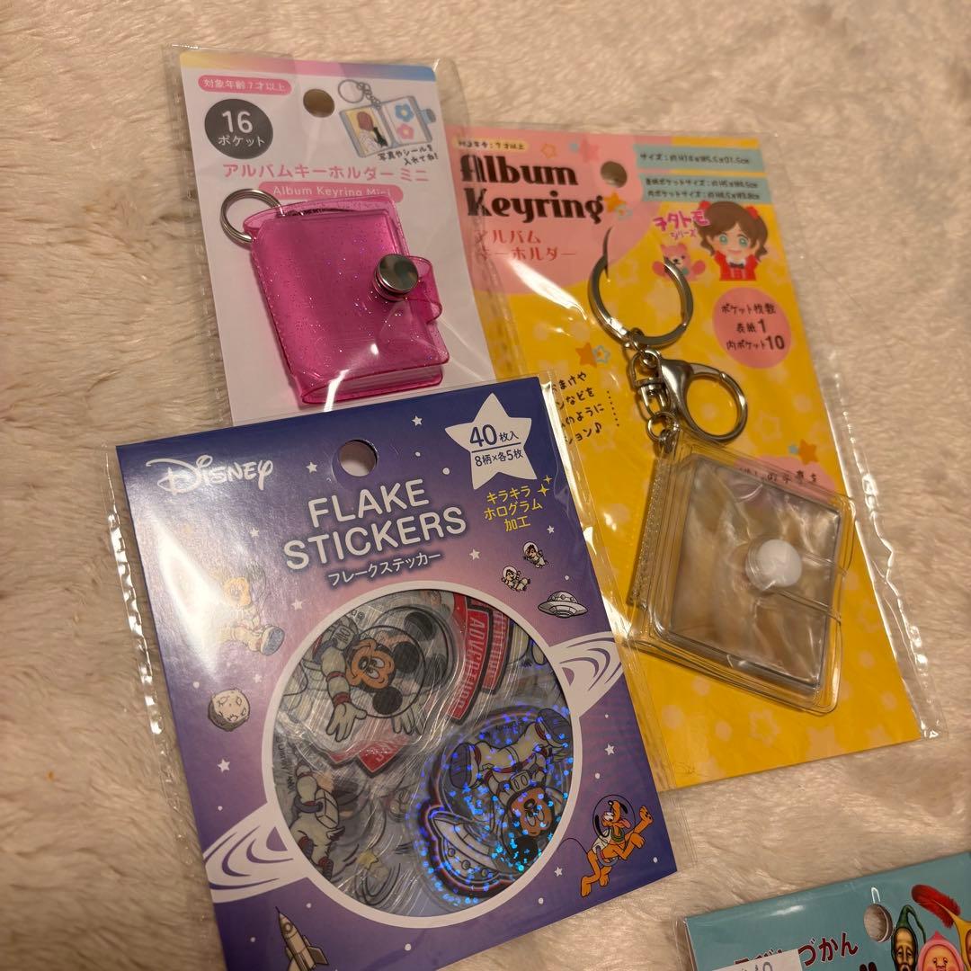 ボンボンドロップシール　肉球　タイル　マシュマロ　シール帳　シール交換　キティ