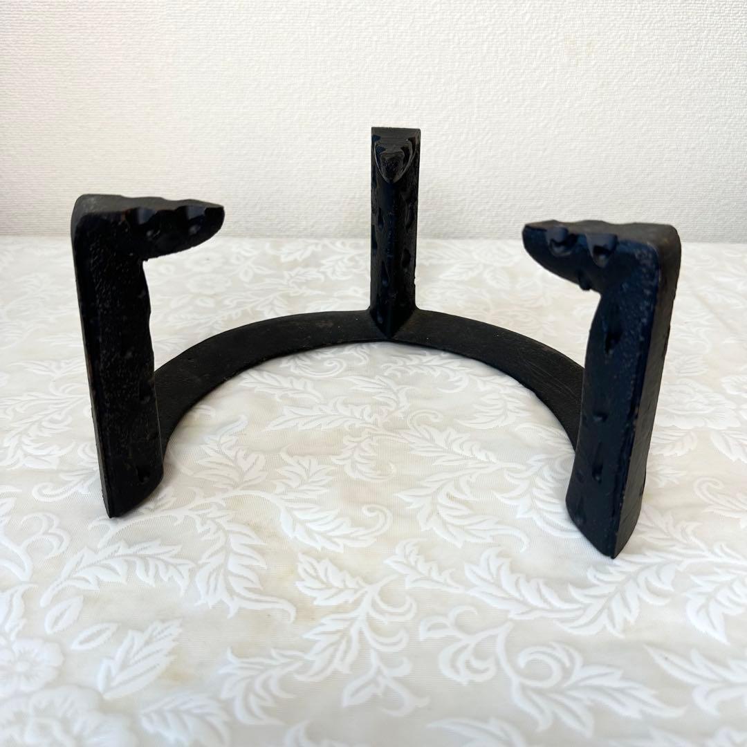♦︎未使用品♦︎ 虫喰い 五徳　三つ足　鉄鋳物　茶道具　風炉用
