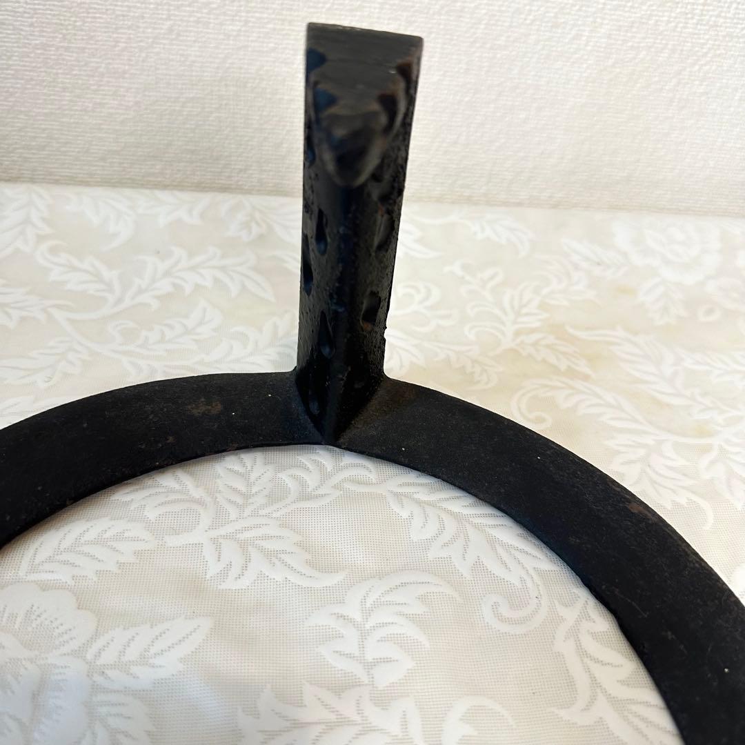 ♦︎未使用品♦︎ 虫喰い 五徳　三つ足　鉄鋳物　茶道具　風炉用