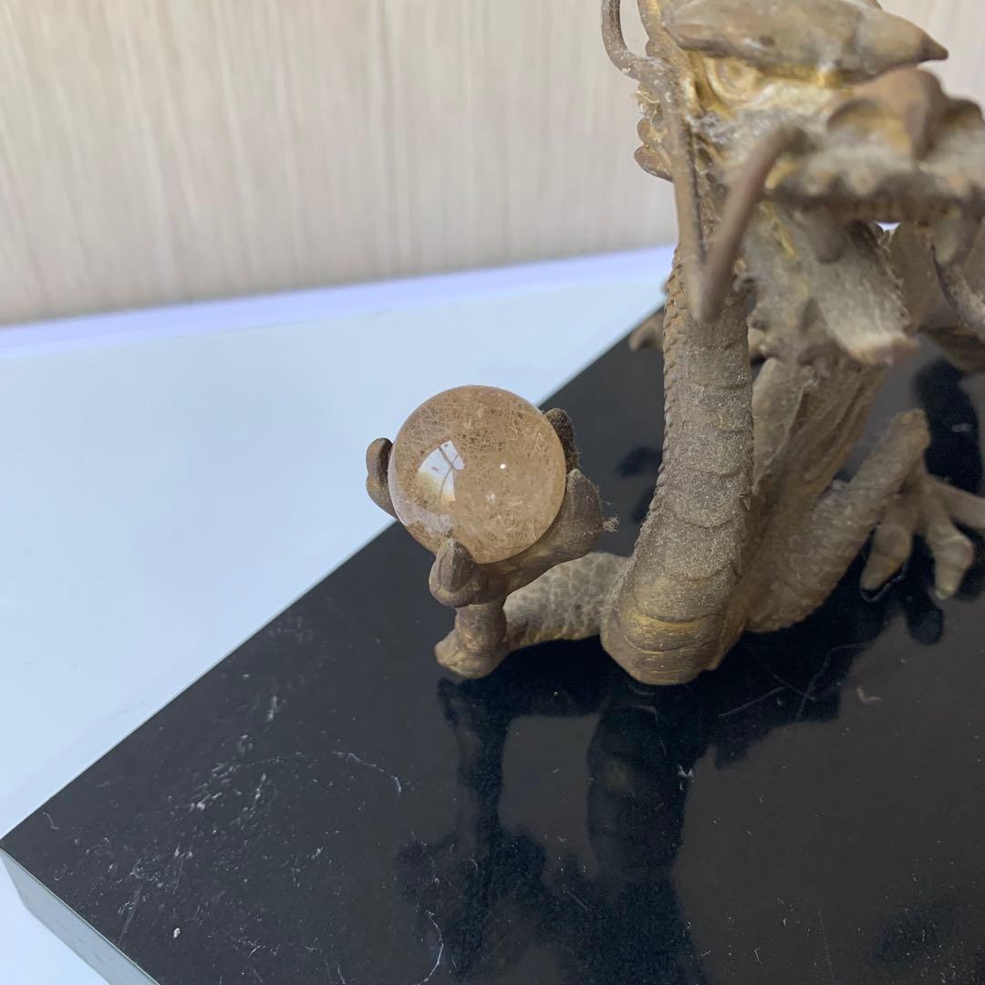龍 置物 風水 ルチル球 水杯 ブロンズ製 開運 金運 厄祓い 黒台座付き