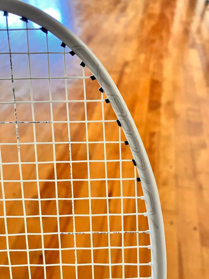 【値下げ可】Wilson Fierce バドミントンラケット、ホワイト