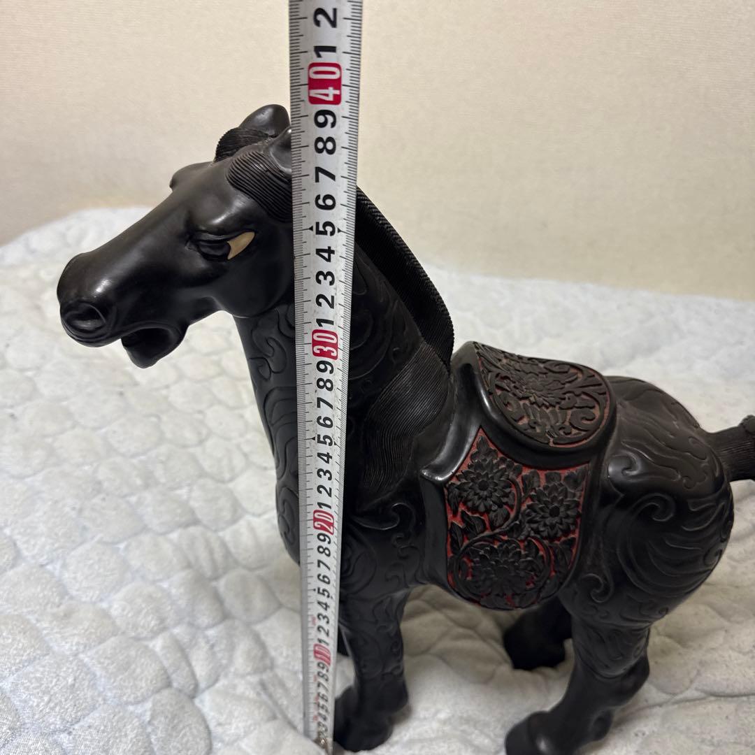 美品!堆朱堆黑馬細密彫刻縁起物置物唐物漆芸中国美術時代物古玩骨董品アンティーク