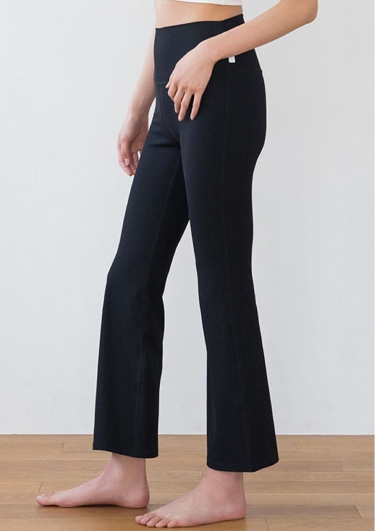 新品タグ付き◆SUKALAスカーラ◆ベーシックリブフレアパンツ◆Sサイズ