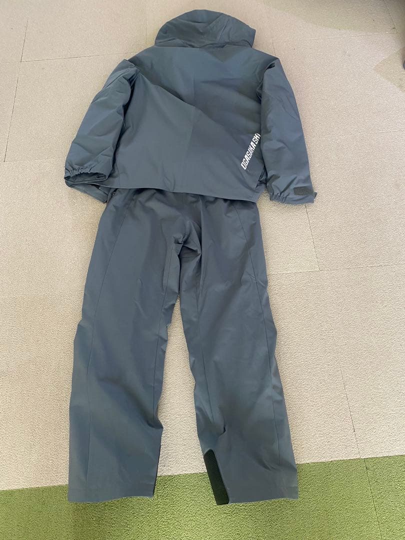 値下げ　【非売品】オガサカチーム　コーチ用（DESCENTE製）スキーウェア