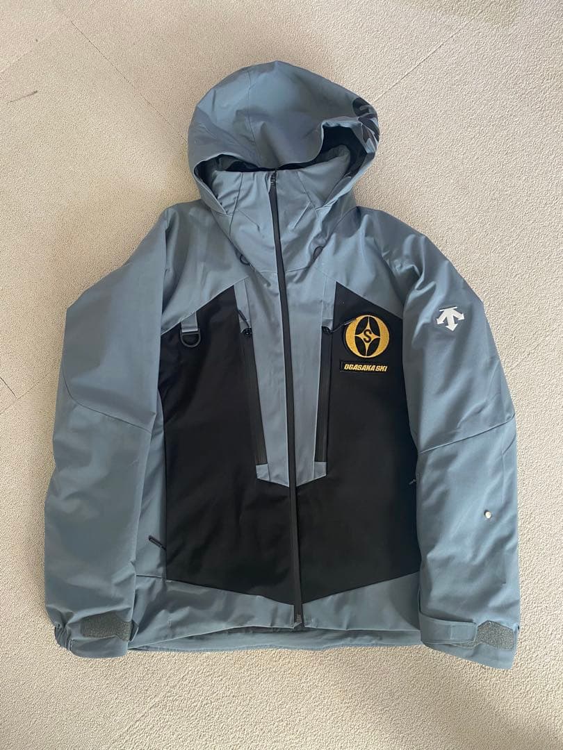 値下げ　【非売品】オガサカチーム　コーチ用（DESCENTE製）スキーウェア