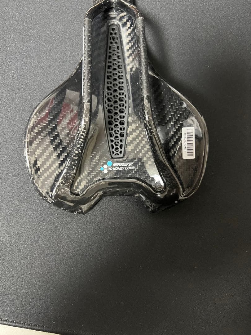 RYET フルカーボンサドル 新品 未使用 軽量 未使用