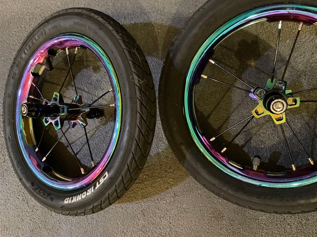 お値下げ中　レーシング ホイール マジョーラ ＋CSTタイヤセット ストライダー