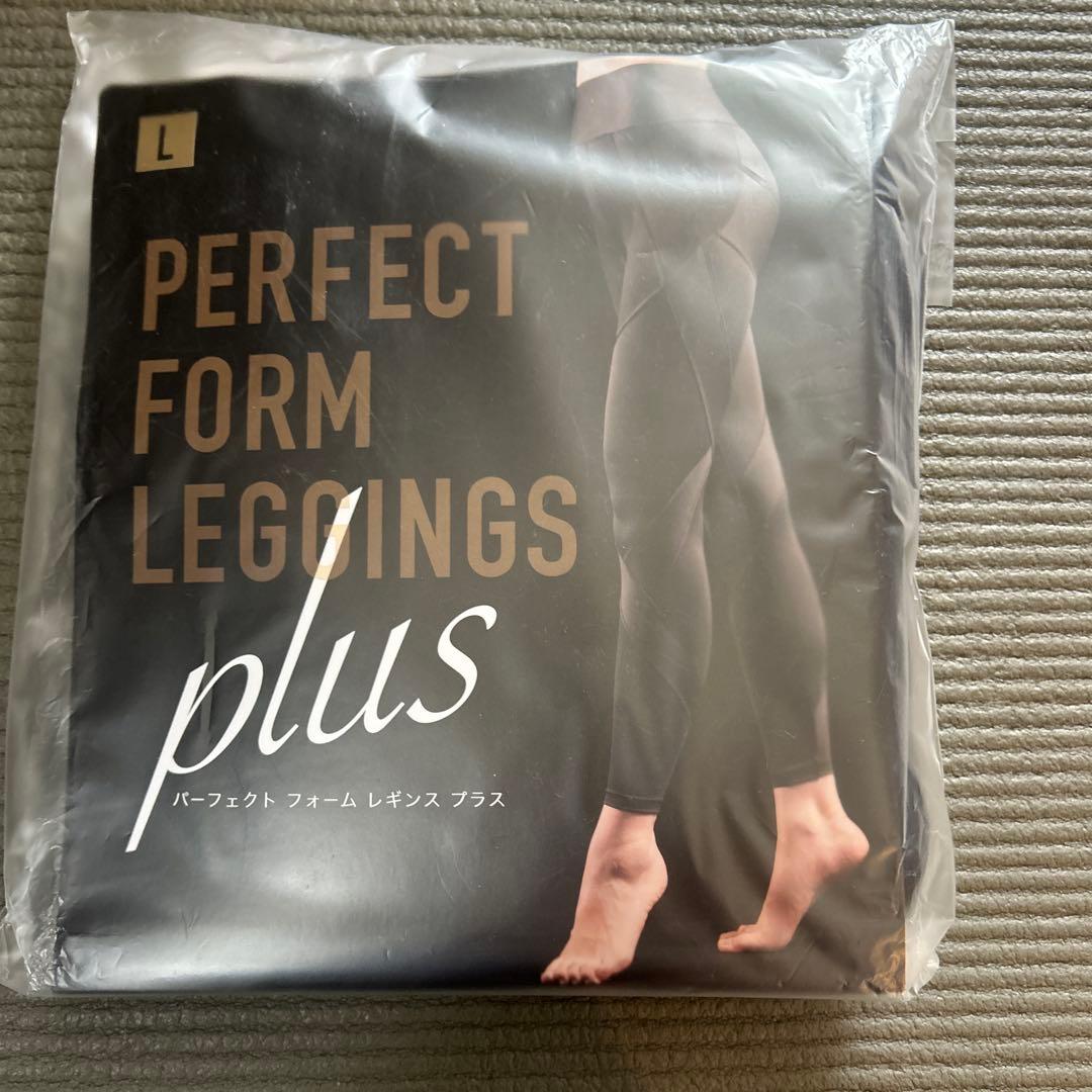 ✴︎新品未使用✴︎お買い得セット！パーフェクトフォームトップス 長袖M レギンスL
